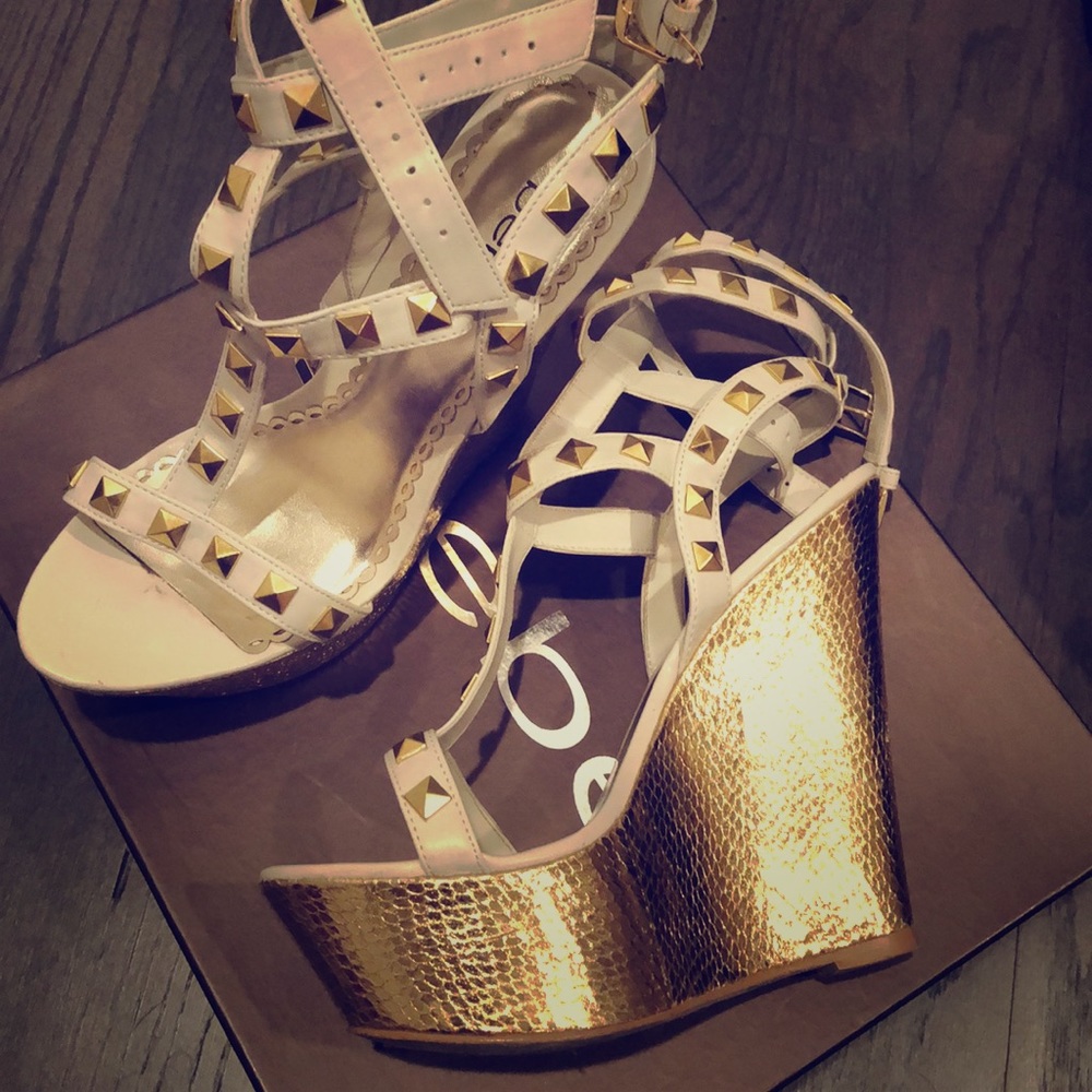 Bebe wedges